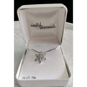 Totally Diamonds 925 Snowflake Necklace 10 CT TW  New In Box Old Stock